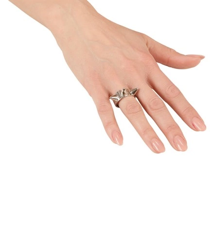 Bague de rocker argentée à pointes 2