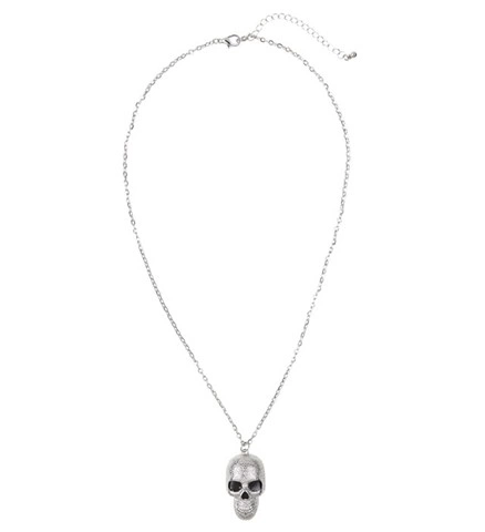 Collier à pendentif crâne argenté 2