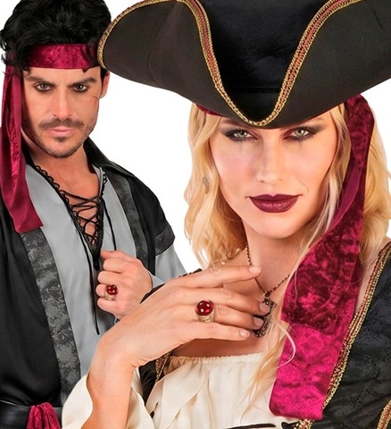 Bague dorée avec pierre rouge 2