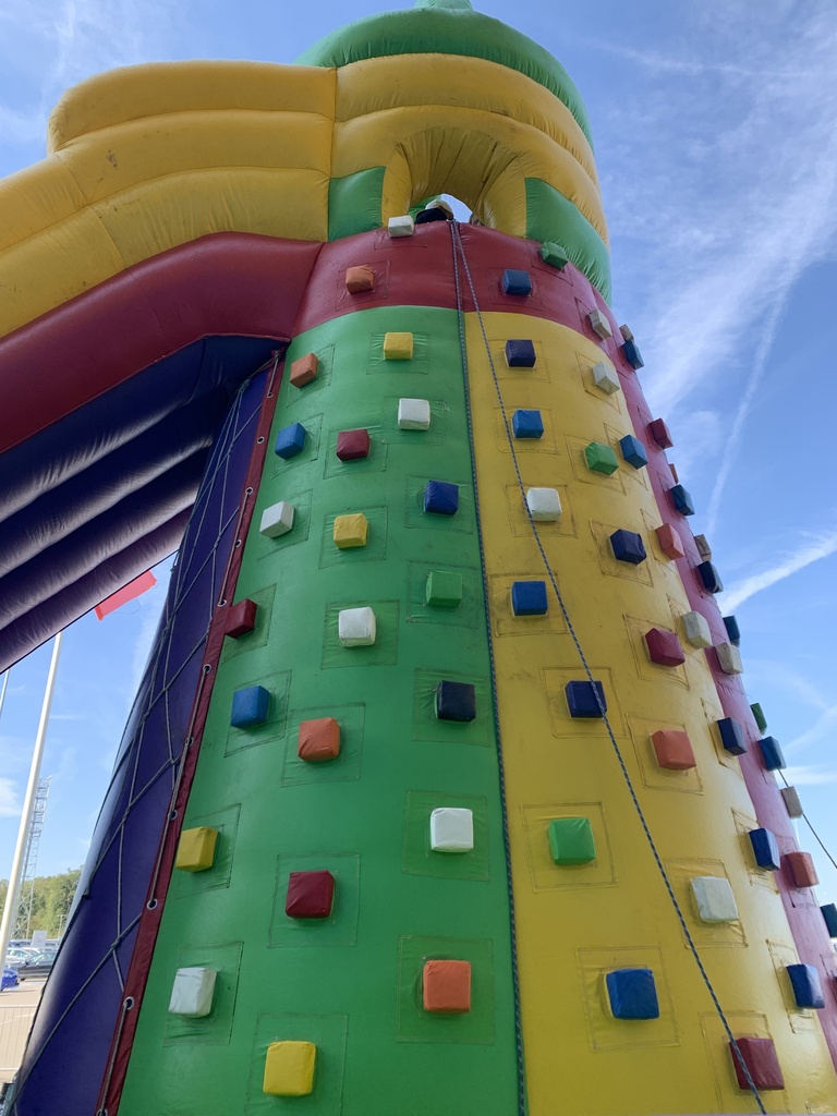 Mur escalade et Toboggan Géant Gonflable 