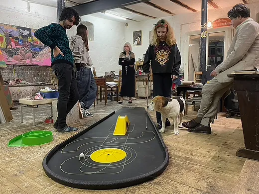 Mini golf set location