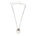 Collier main de squelette avec pierre rouge