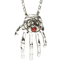 Collier main de squelette avec pierre rouge