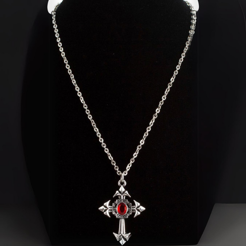 Collier gothique avec pierre rouge