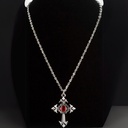 Collier gothique avec pierre rouge