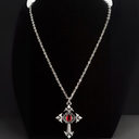 Collier gothique avec pierre rouge