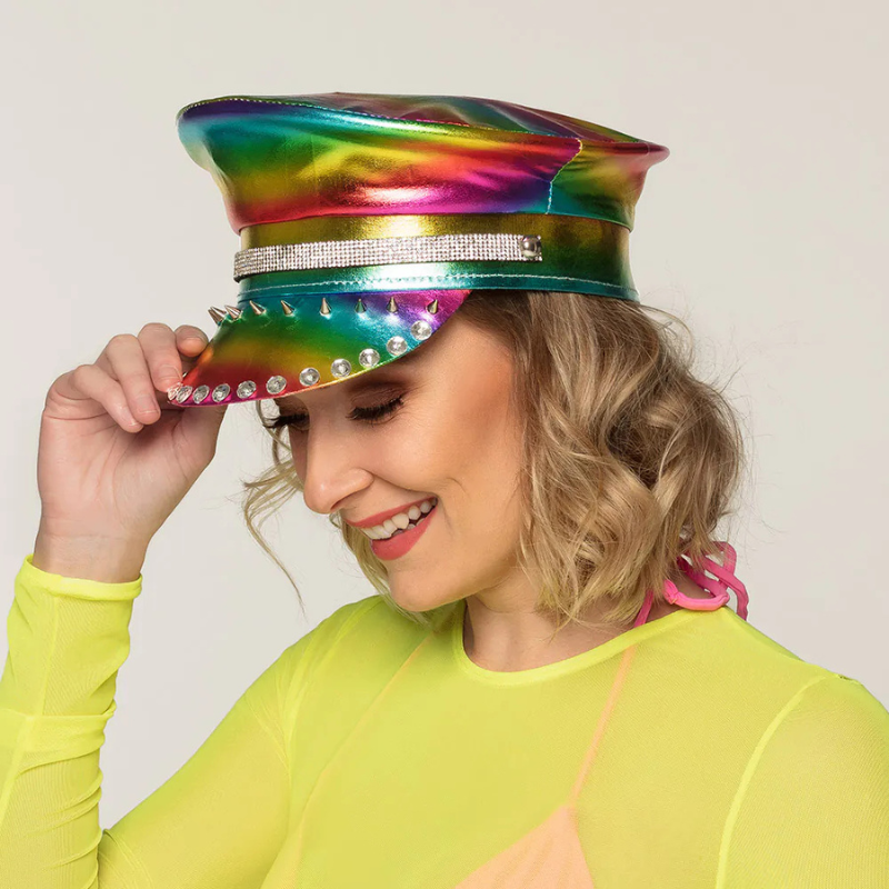Casquette rock arc-en-ciel