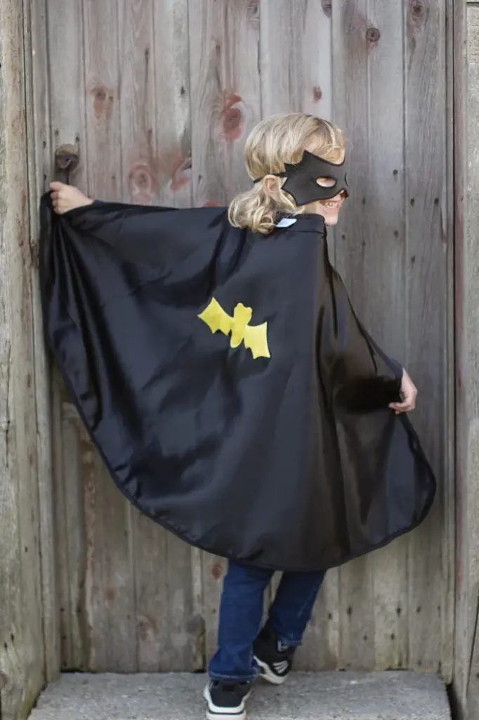 Déguisement Cape de super héros réversible Spider Man / Bat Man