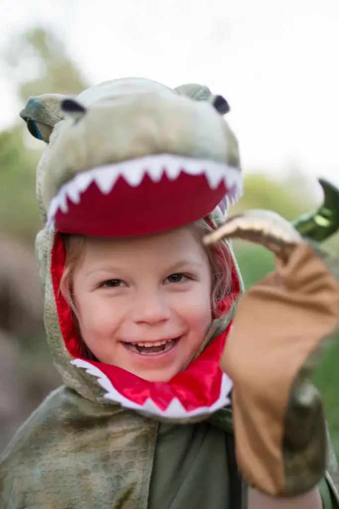 Cape de Dilophosaure Grandasaurus avec griffes