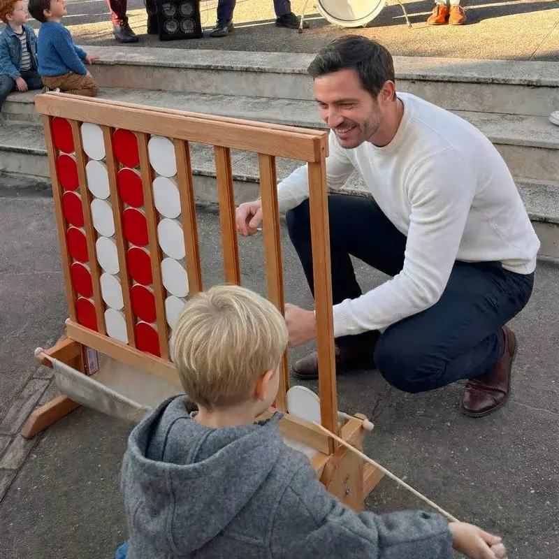 PUISSANCE 4 GEANT photo en action.webp