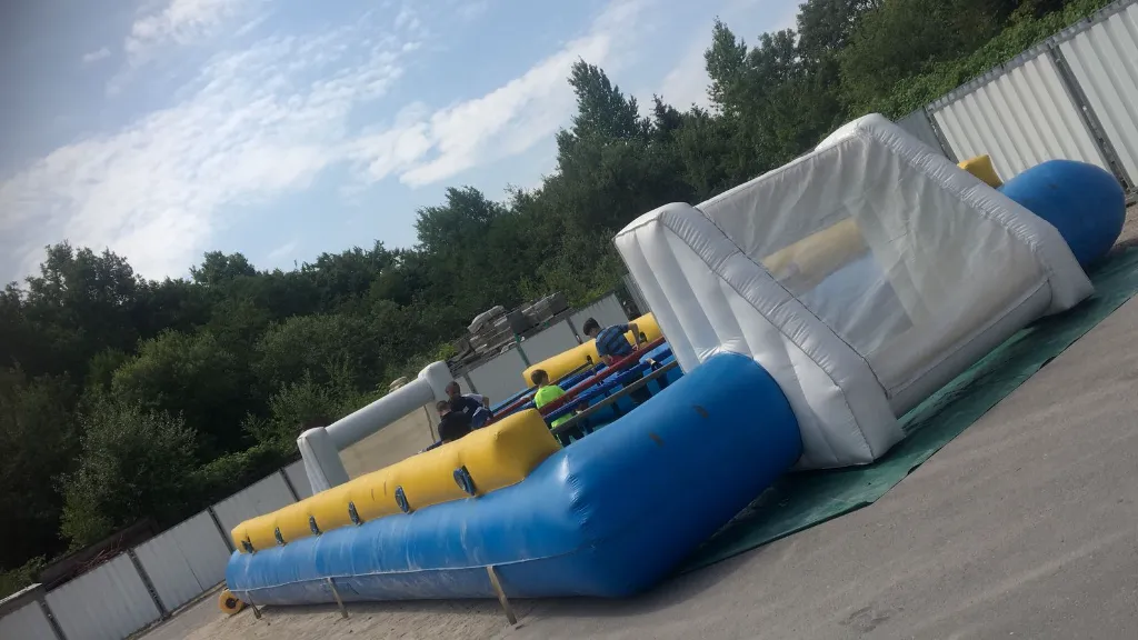 Structure Gonflable Baby-Foot Humain Fête Entreprise.webp