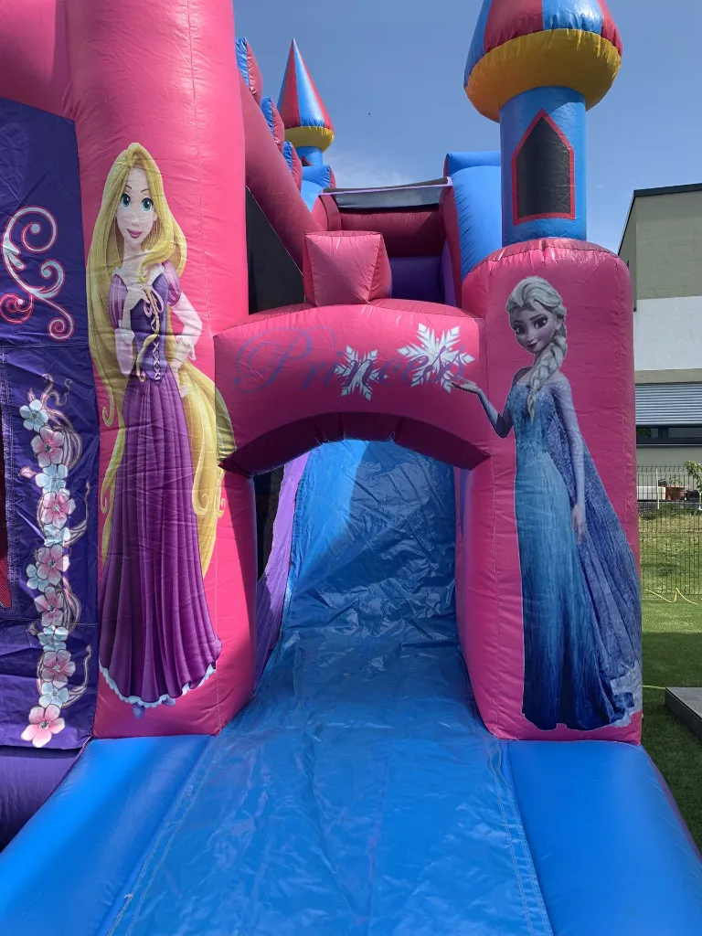 Château gonflable princesse disney.webp