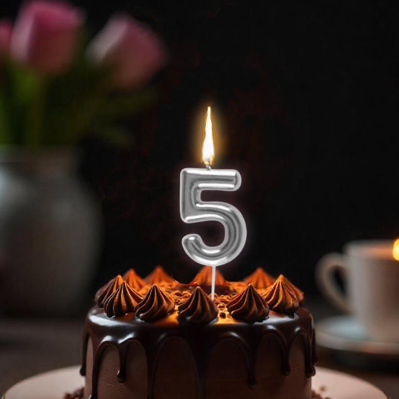 Bougie anniversaire chiffre 5 argent métallisé - vue 2