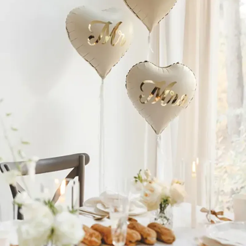Ballons cœurs Mr et Mrs