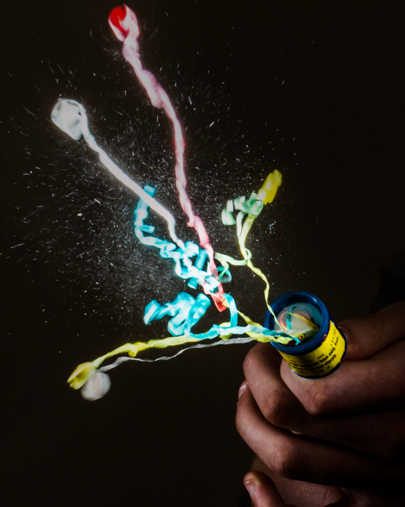 4 Party Poppers