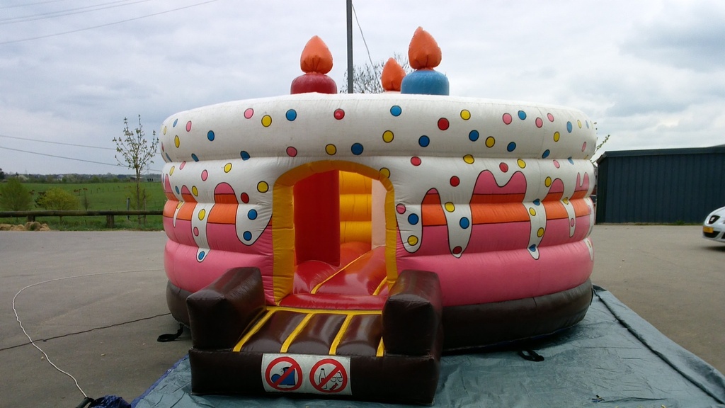 Château gonflable Birthday Cake - Location