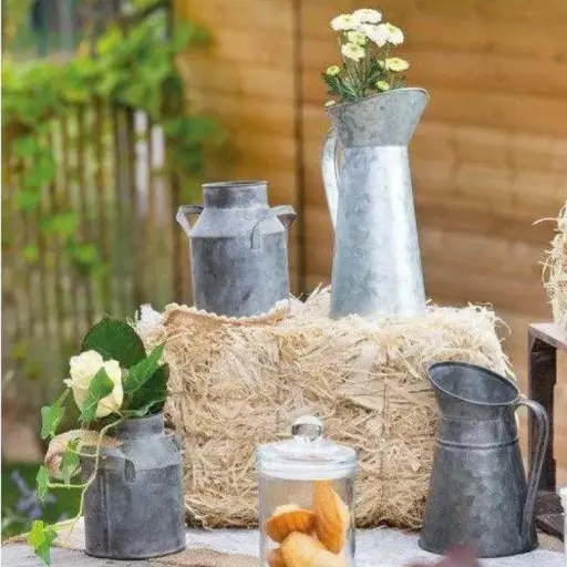 Cruche à lait en zinc