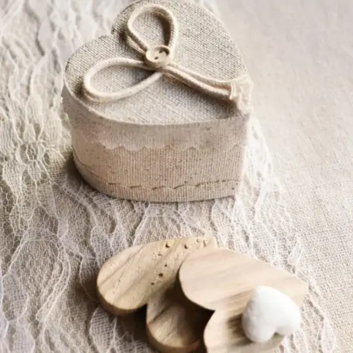 [CHA80300] Petites boîtes en coeur en lin